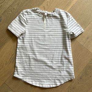 Lululemon workout shirt black and white